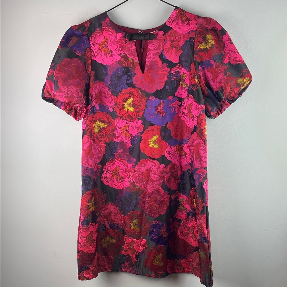 B. Right Floral Short Sleeve Mini Dress Size M